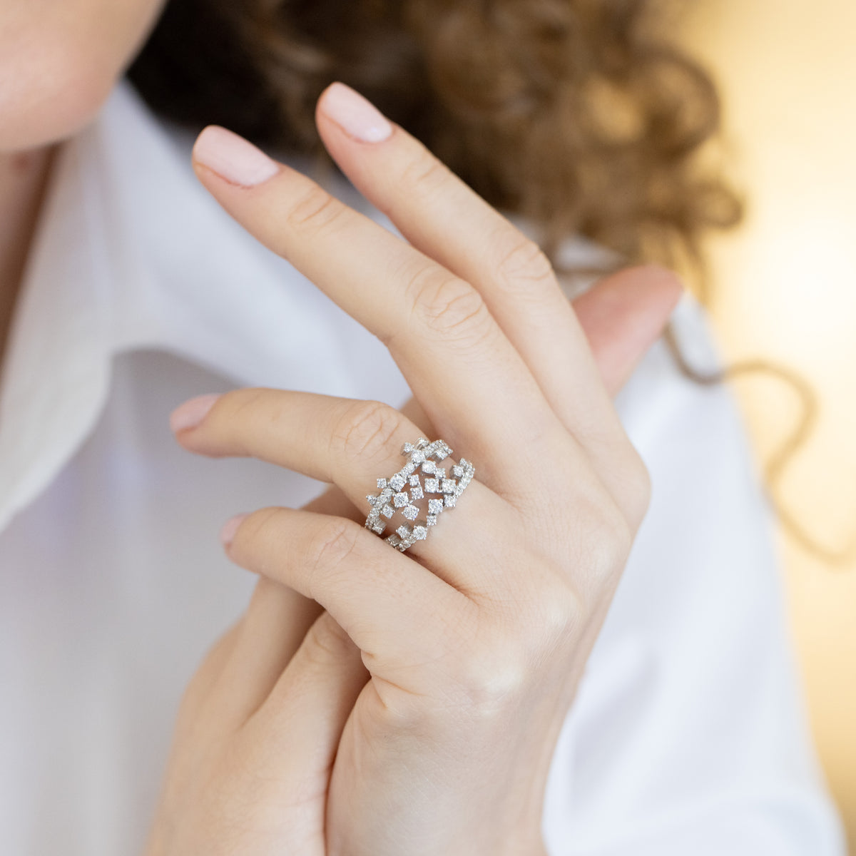 Anello Fascia In Oro Bianco 18 Kt E Diamanti
