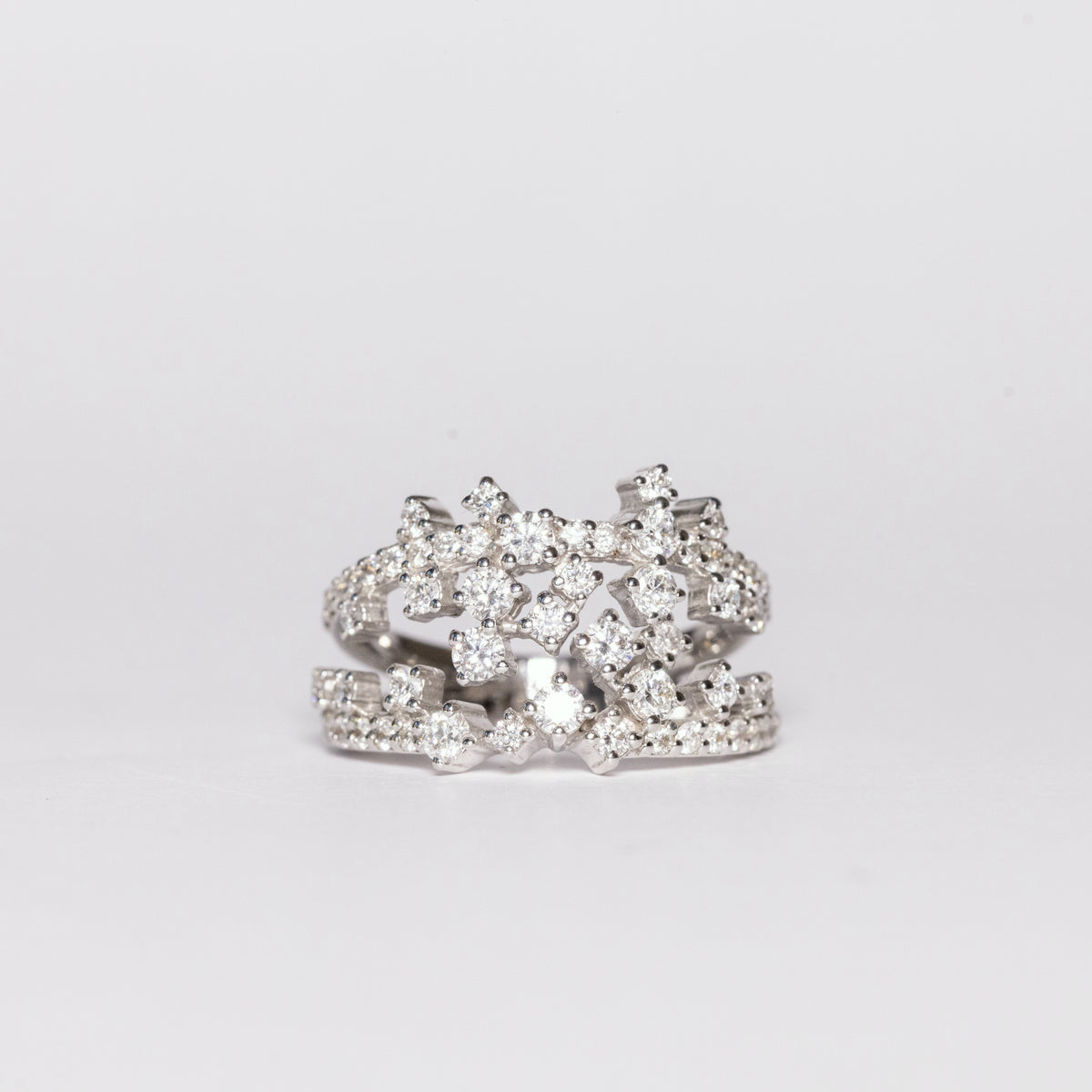 18K White Gold And Diamond Band Ring