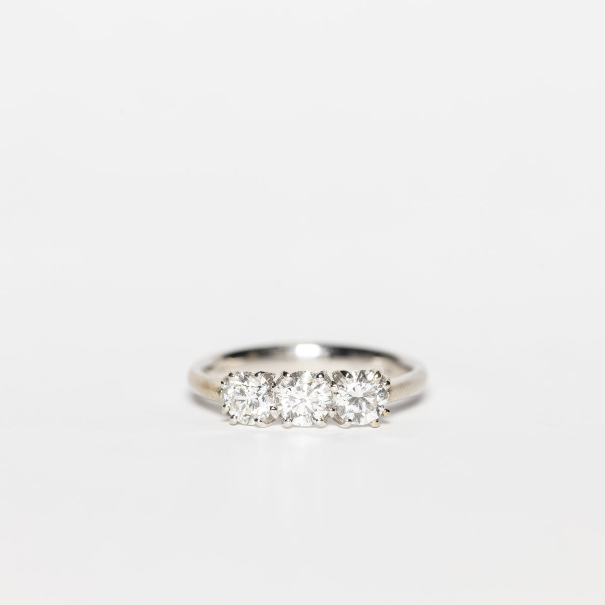 Anello Trilogy In Oro Bianco 18 kt E Diamanti