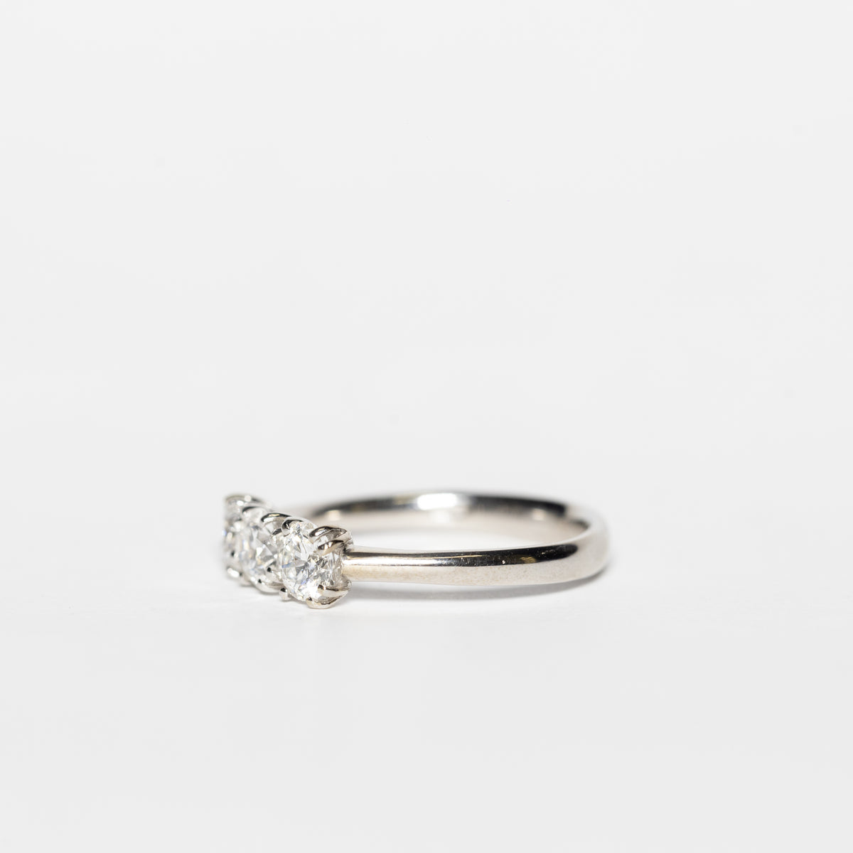Anello Trilogy In Oro Bianco 18 kt E Diamanti