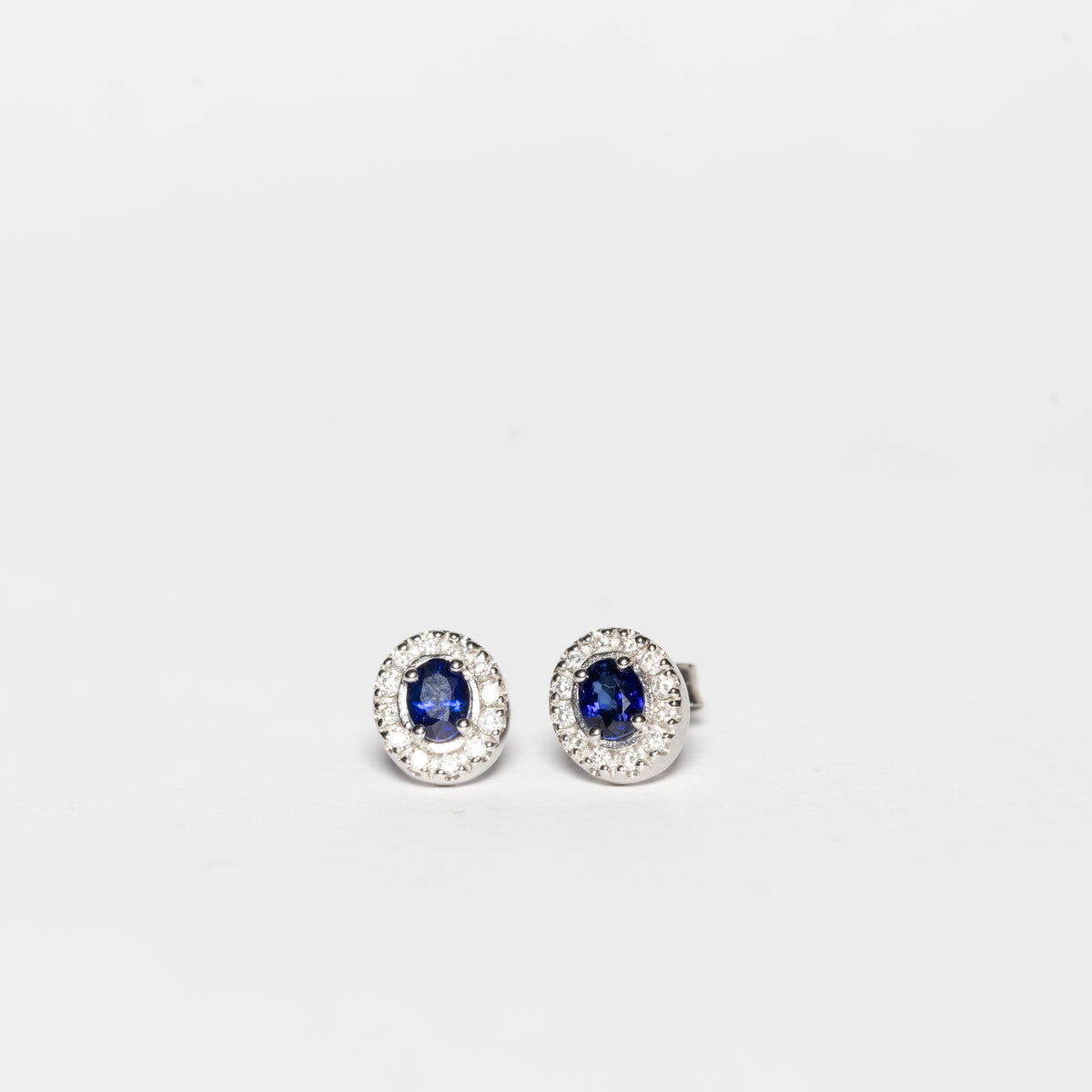 Orecchini In Oro Bianco 18 Kt Con Zaffiro E Diamanti