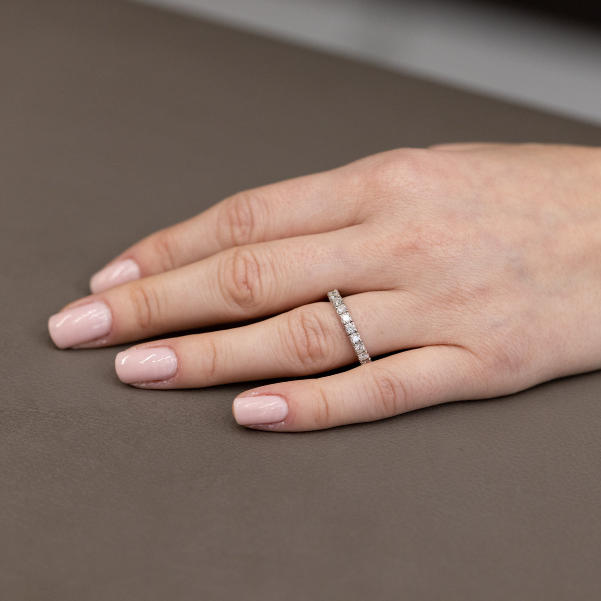 Anello Fedina Eternity con Diamanti in oro bianco 18 kt