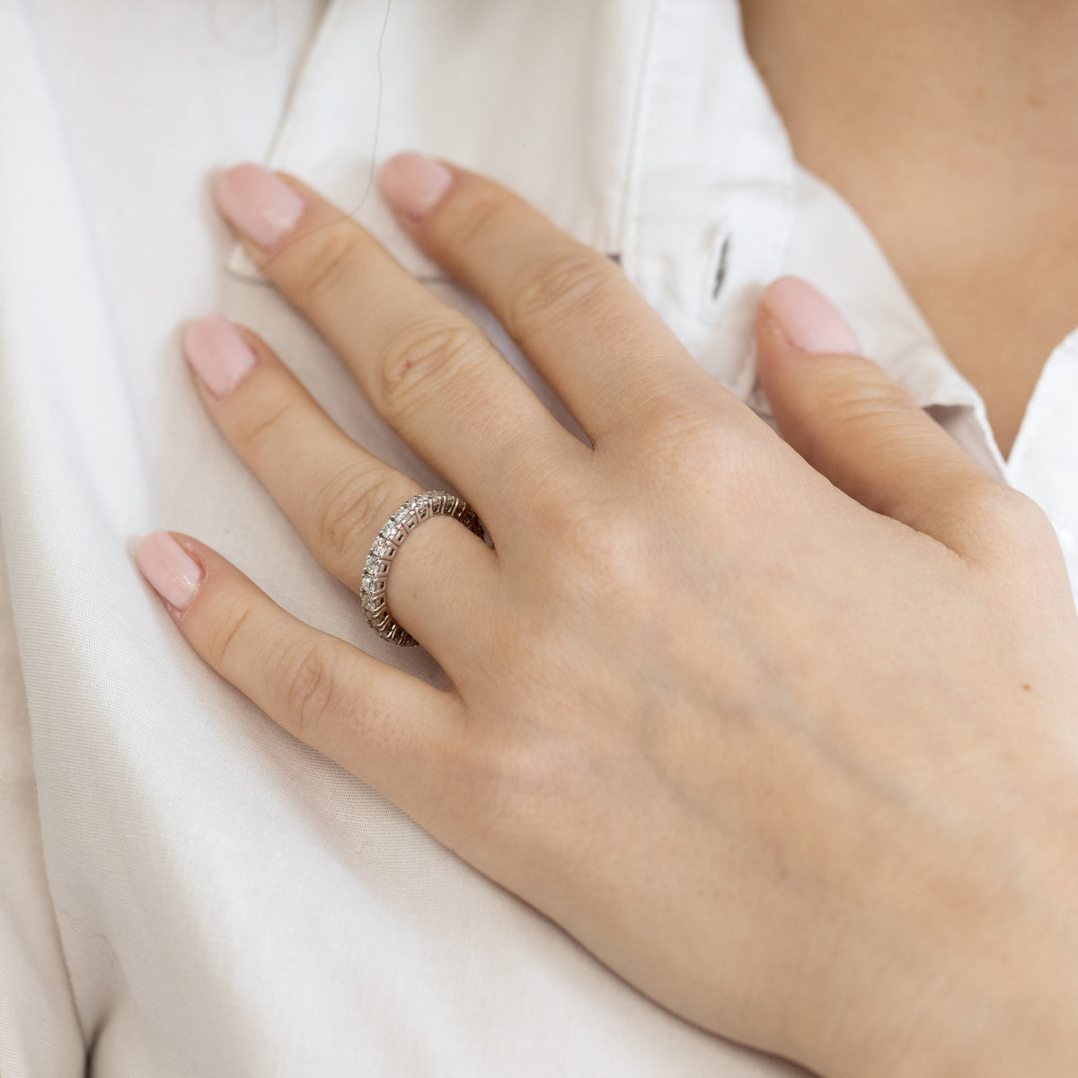 Anello Fedina Eternity con Diamanti in oro bianco 18 kt