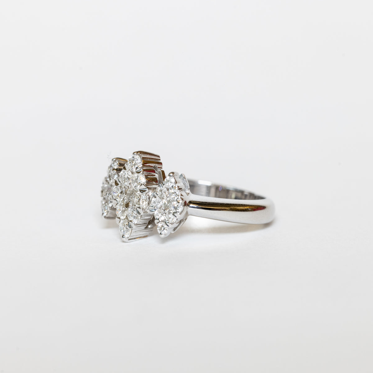 Trilogy Ring Rhombus Shape Pavè In 18 Kt White Gold And Diamonds