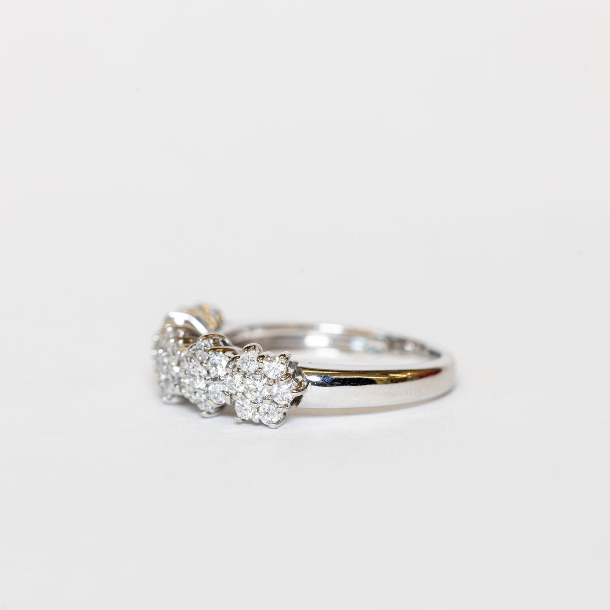 18K White Gold Veretta Ring with Diamond Pave in the Shape of Flowers