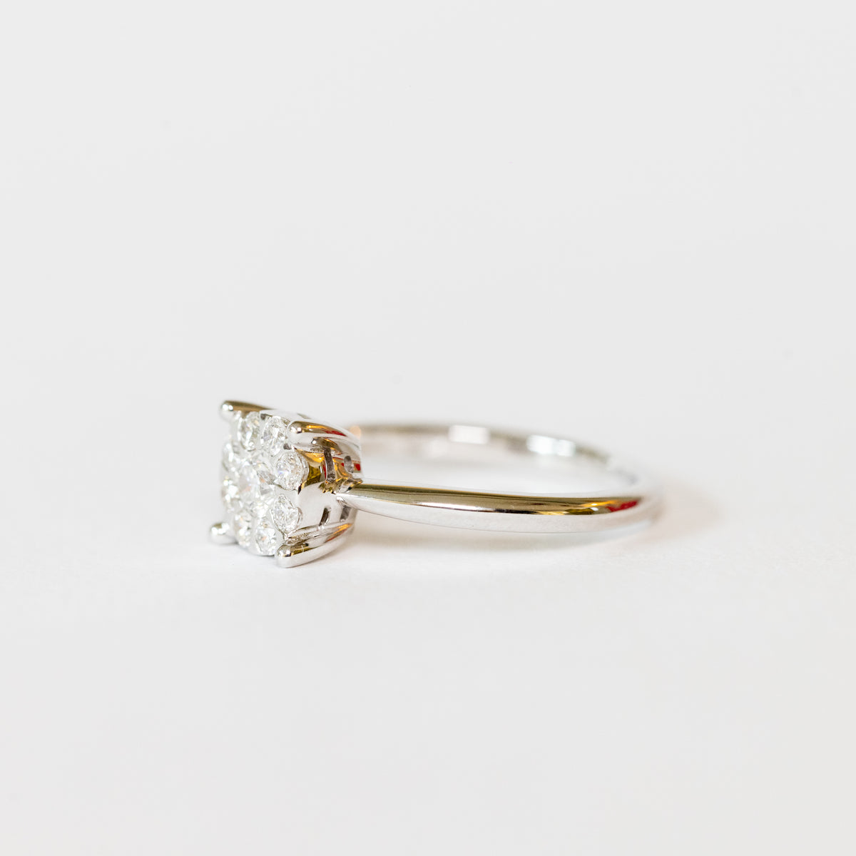 18KT White Gold Ring with Diamond Paveè