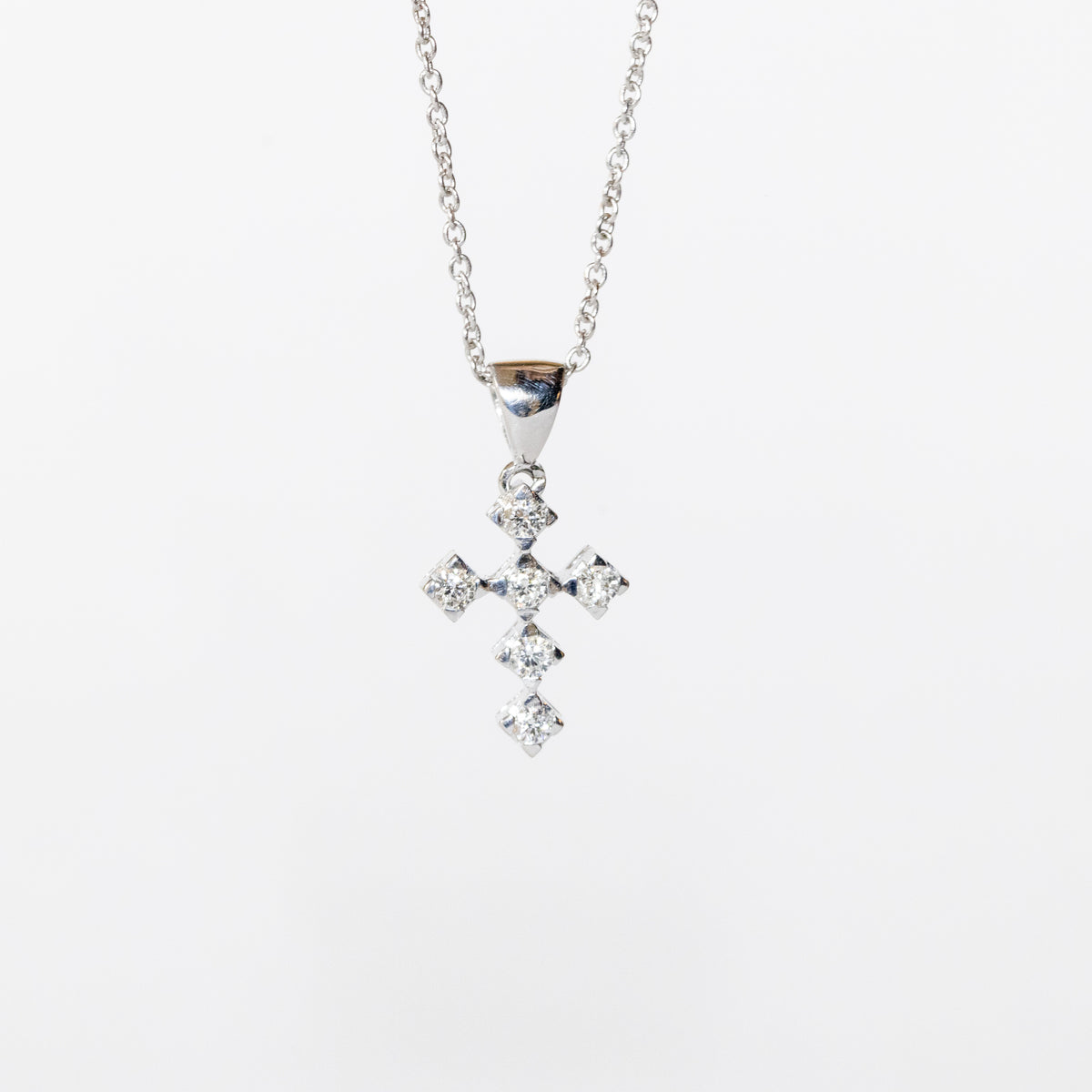 18kt White Gold Necklace with Diamond Cross