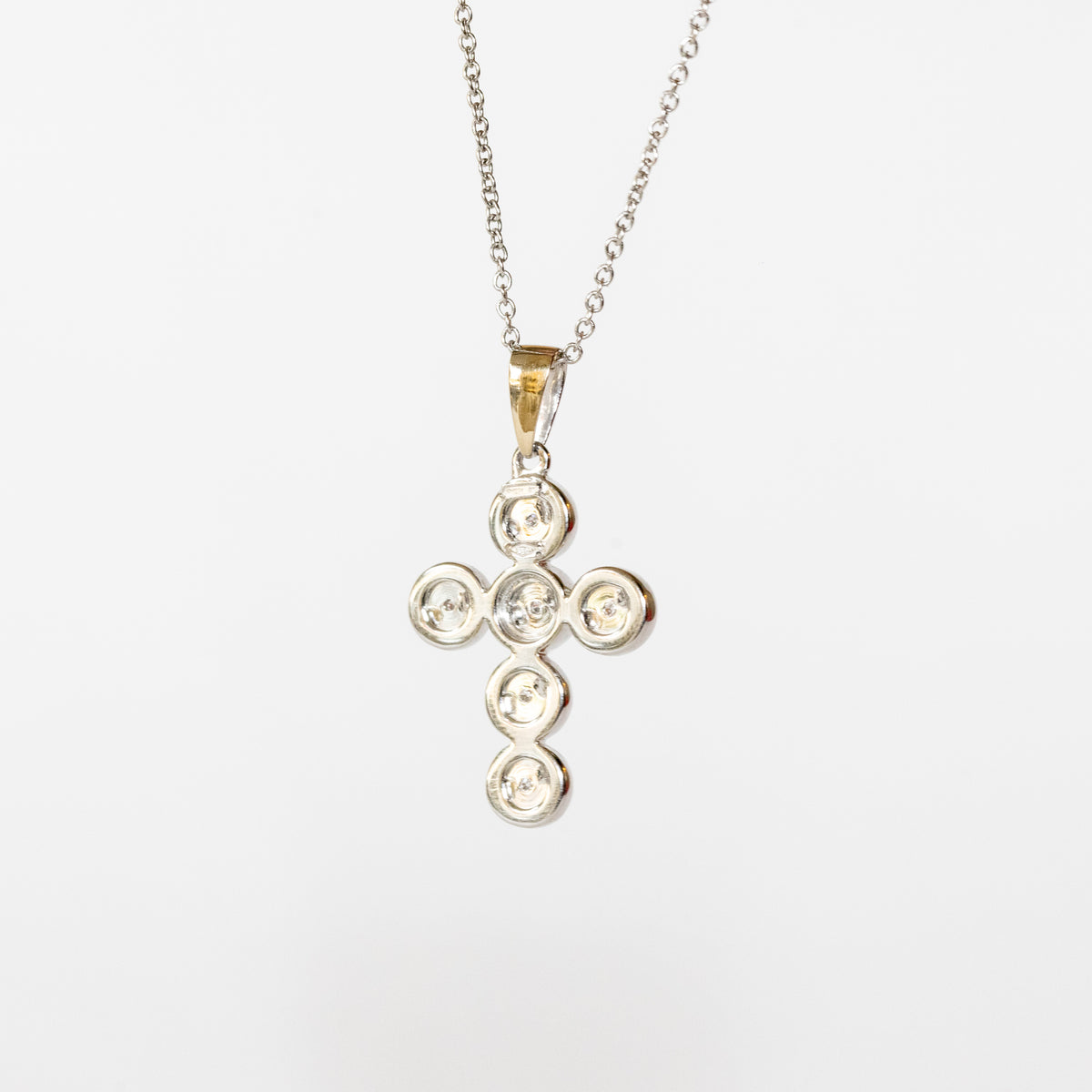 Collana in oro bianco 18 kt con croce in diamanti
