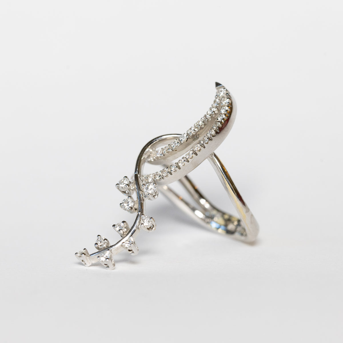Anello Divenire in Oro Bianco 18 kt con Diamanti