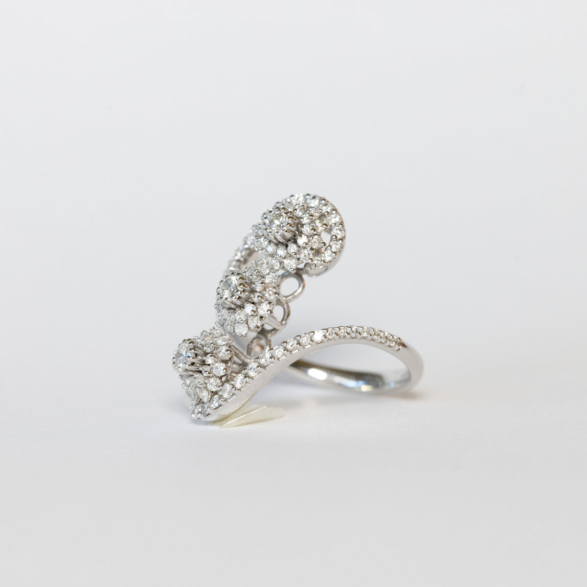 18kt White Gold Cornflower Ring with Diamonds