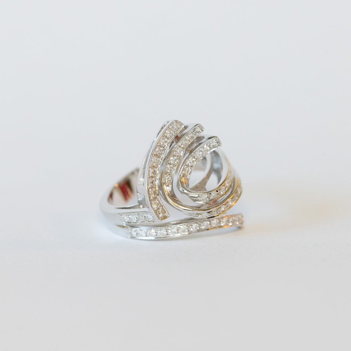 Aria Ring in 18kt White Gold with Diamonds