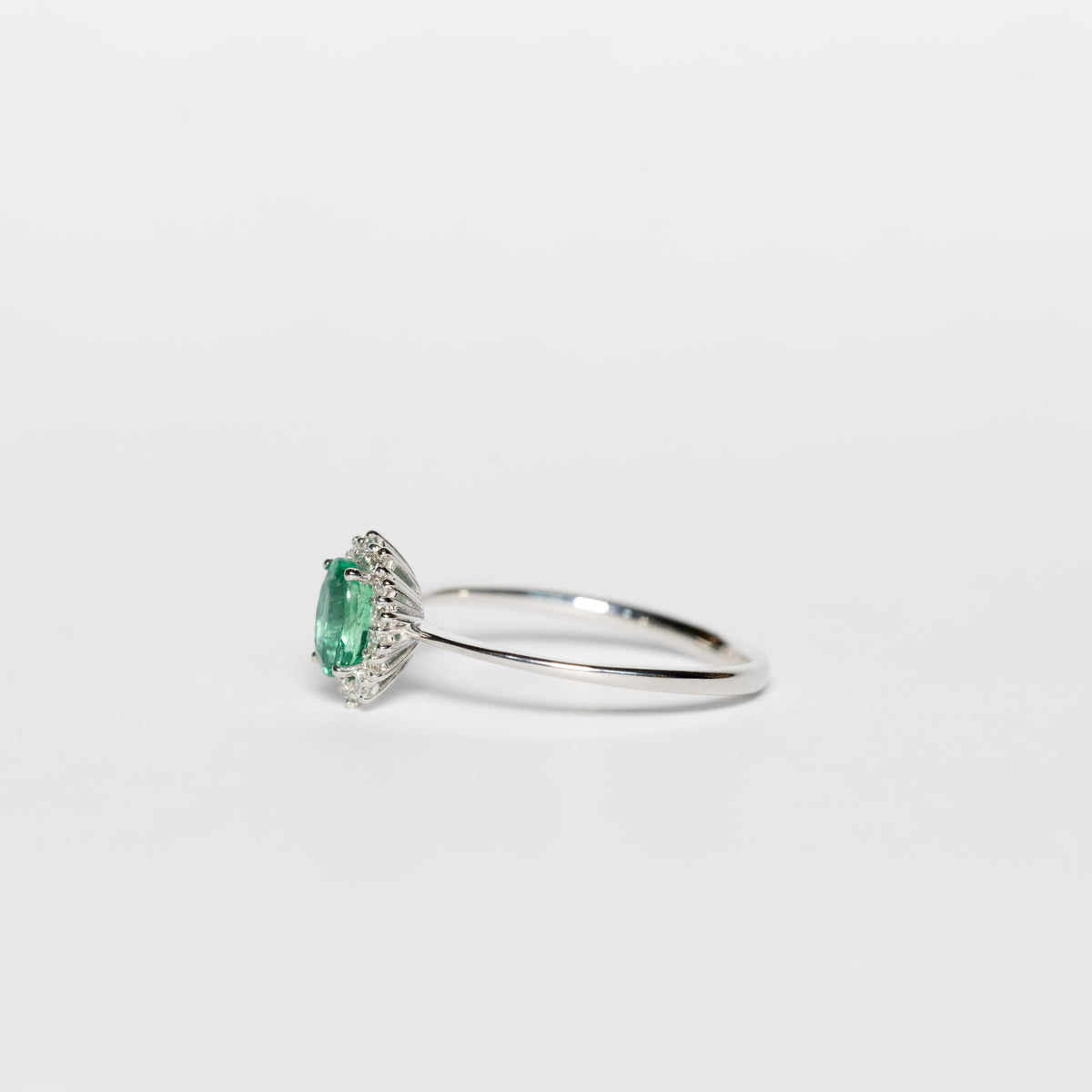 18kt White Gold Ring With Oval Emerald and Diamond Ring