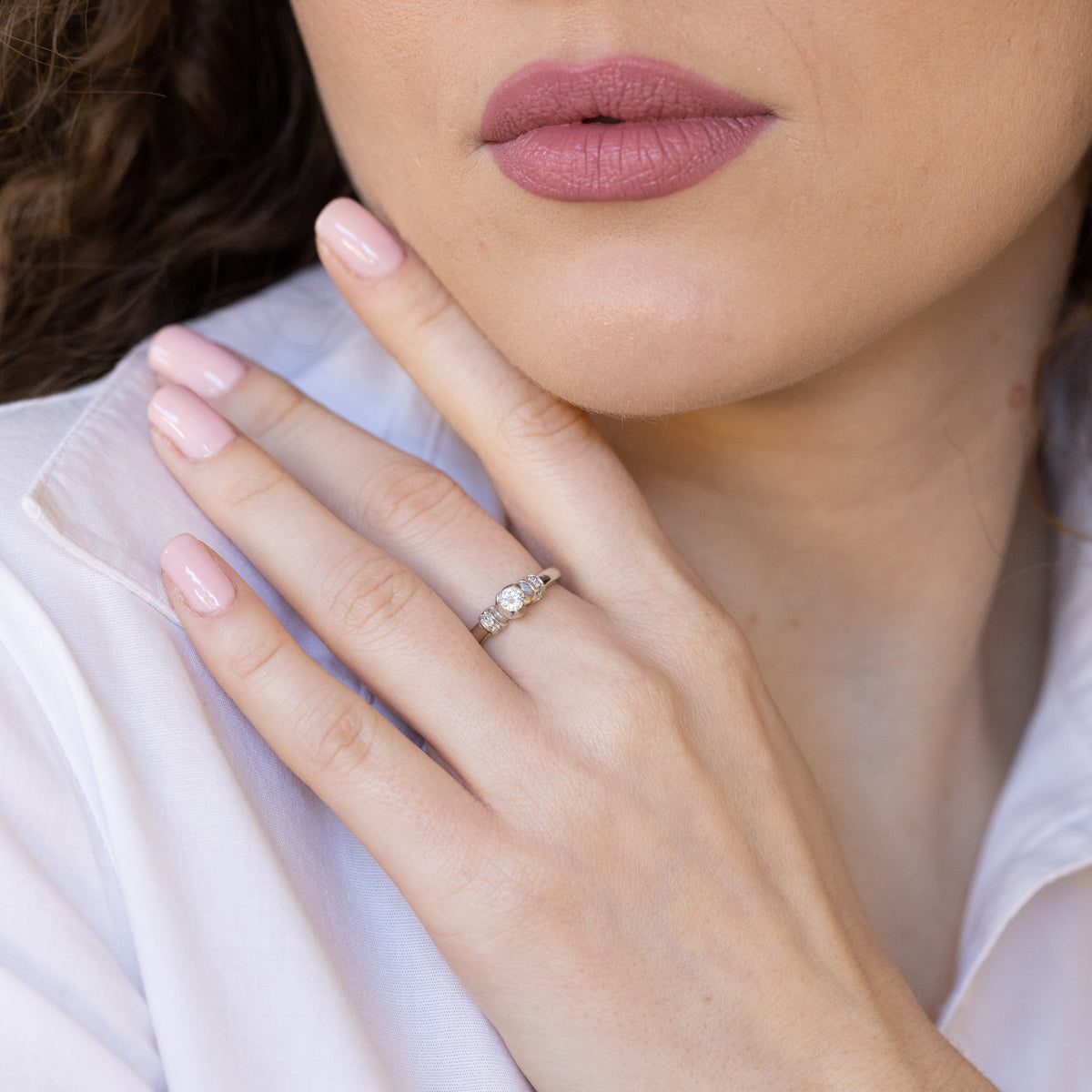 Anello Sigillo in Oro Banco 18 kt con Diamante centrale e diamanti