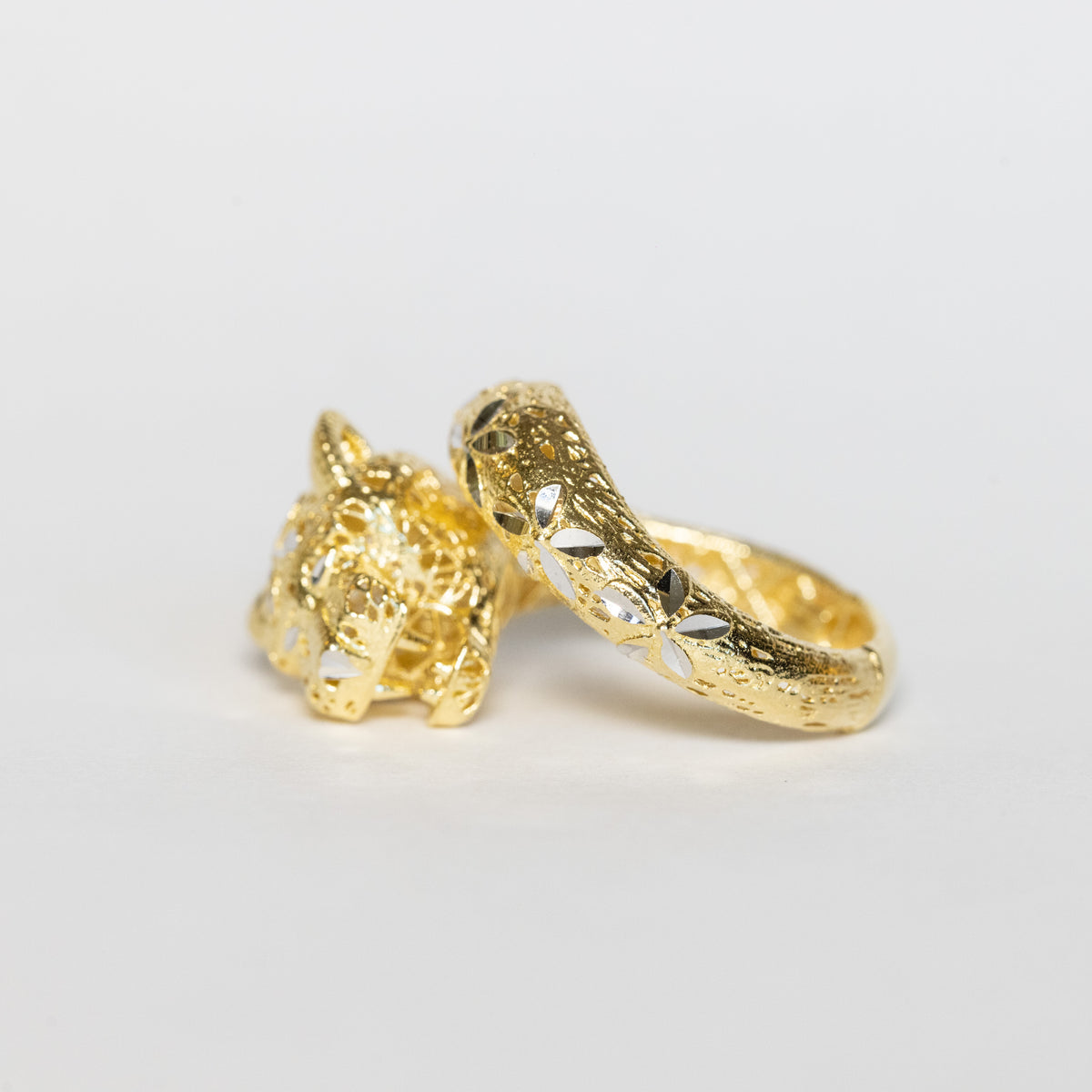 Tiger ring in 18kt yellow and white gold