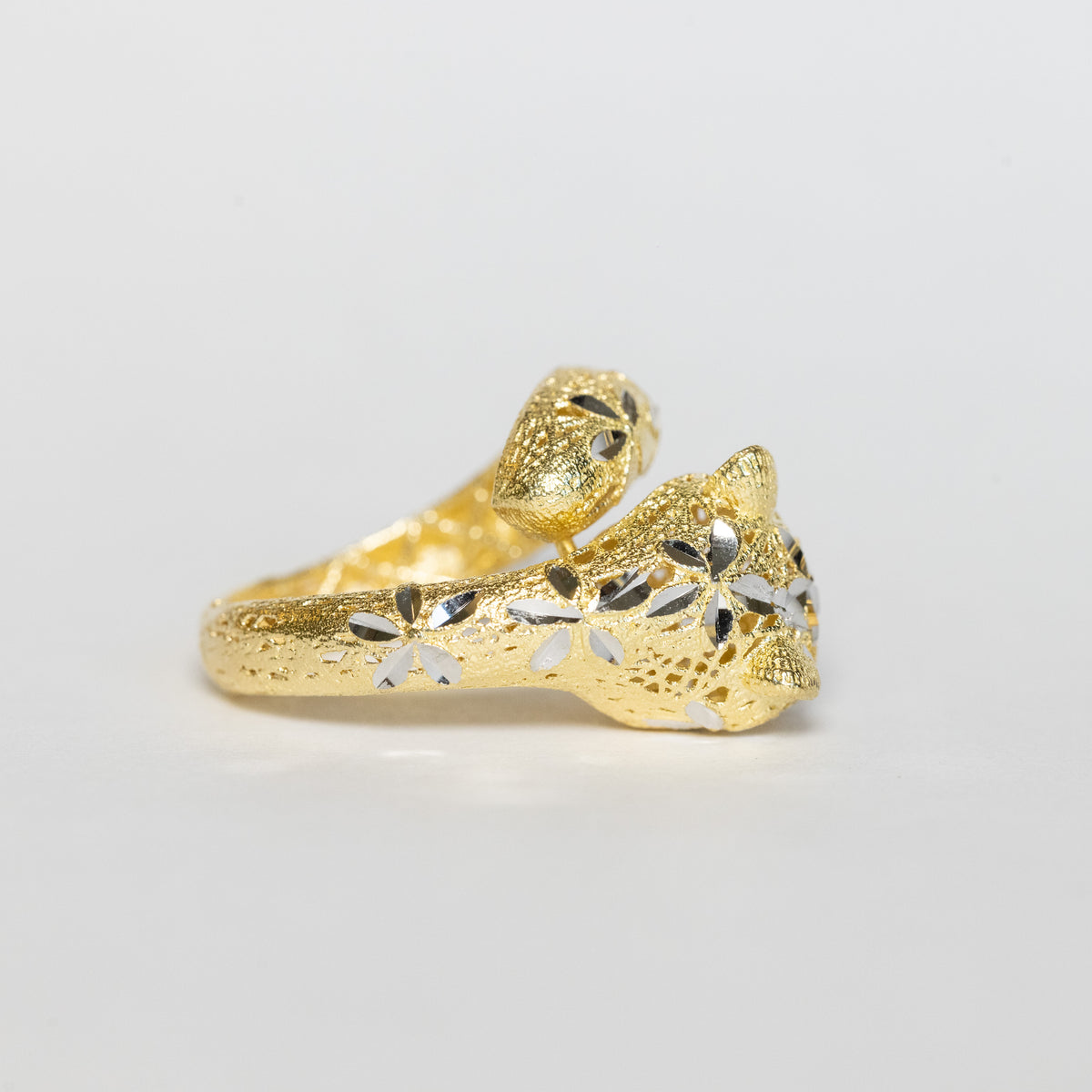 Tiger ring in 18kt yellow and white gold