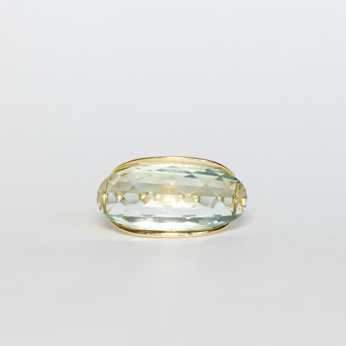 18kt yellow gold ring with quartz