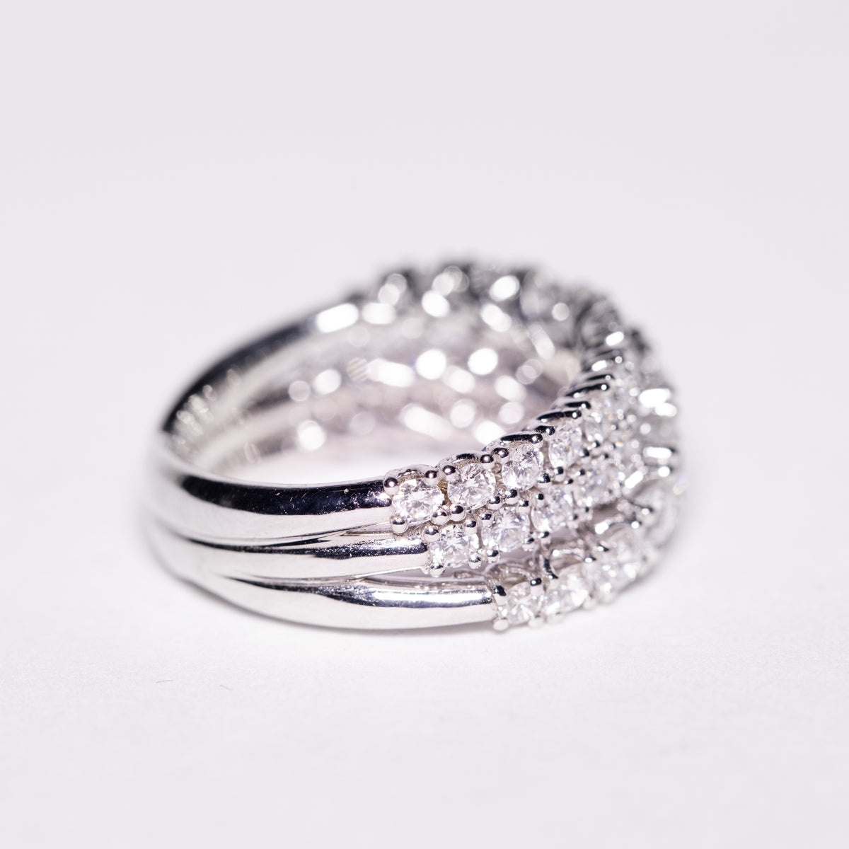 Anello in oro Bianco 18KT e Fascia di diamanti da 2,08ct