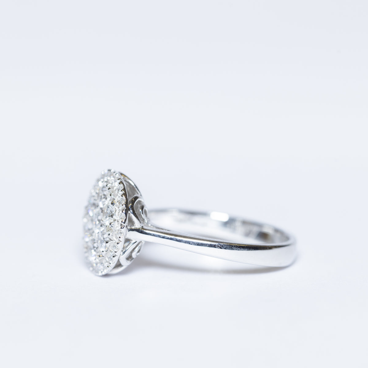 Anello in Oro Bianco 18KT con Pavè di Diamanti D Color