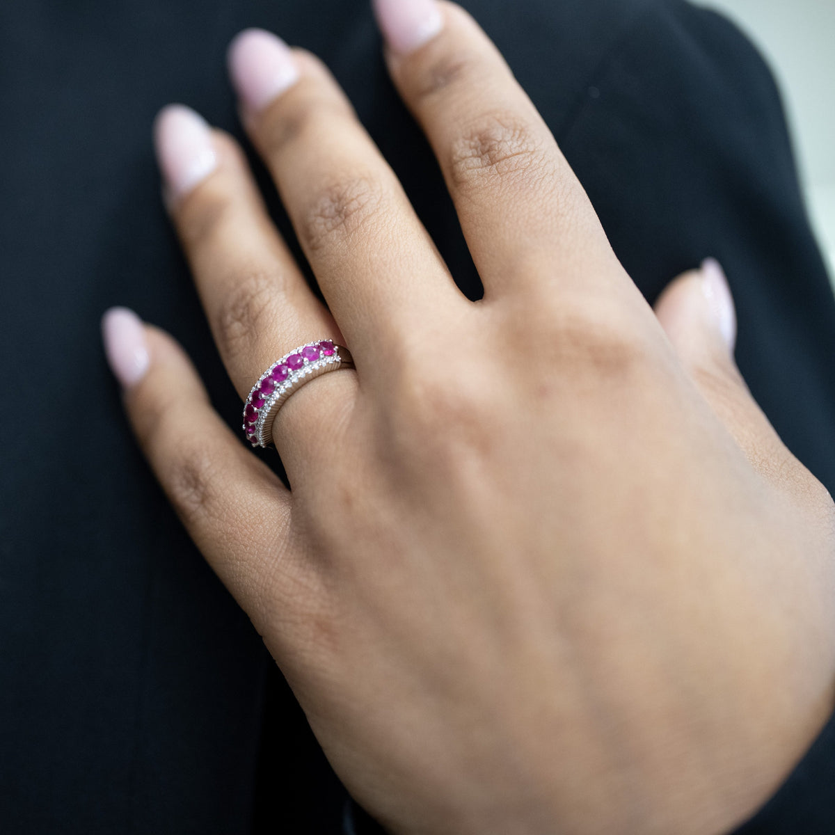 Anello Fascia Rubini, diamanti e oro 18KT