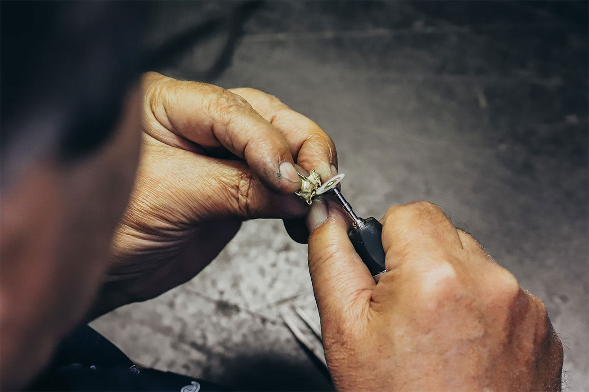Il Fascino dei Gioielli Fatti a Mano: L'Arte dell'Artigianato