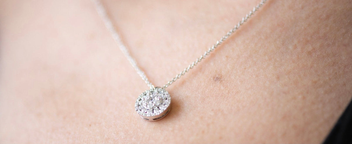 Gioielli in Oro 18kt con Pavè di Diamanti e Pietre di Colore