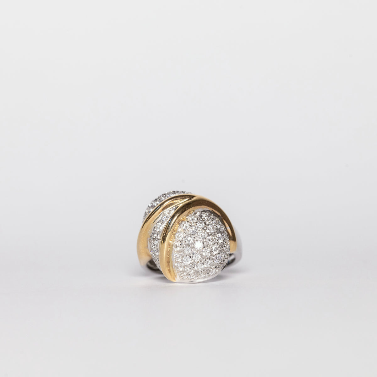 18Kt White and Yellow Gold Ring with Round Brilliant Diamond Pavé Shape