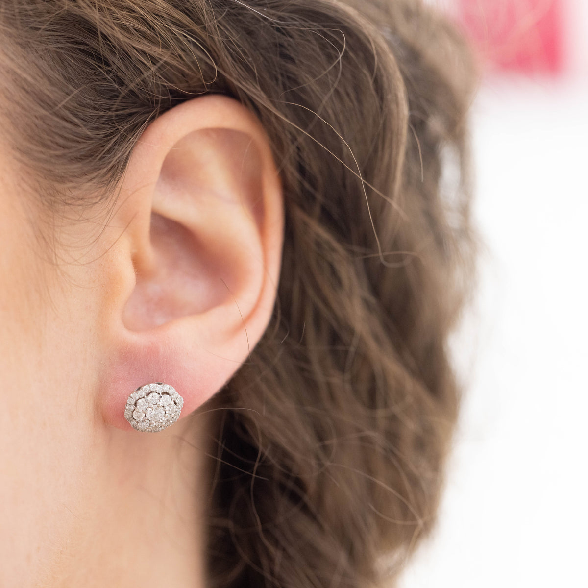 18K White Gold Earrings With Pavé Diamond Flowers