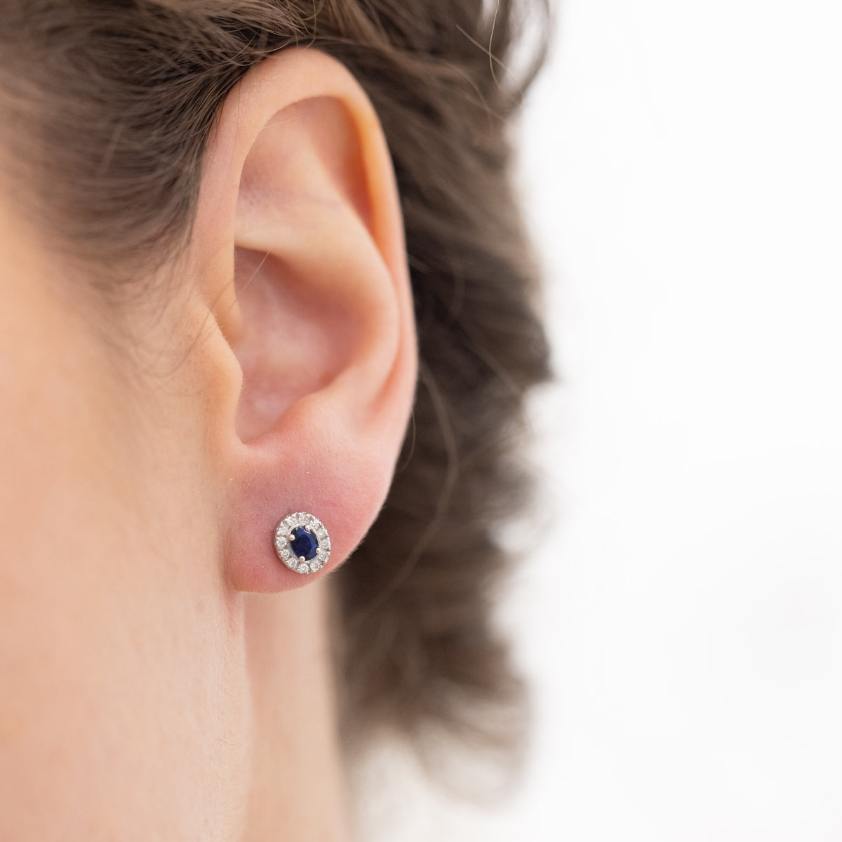 Orecchini In Oro Bianco 18 Kt Con Zaffiro E Diamanti