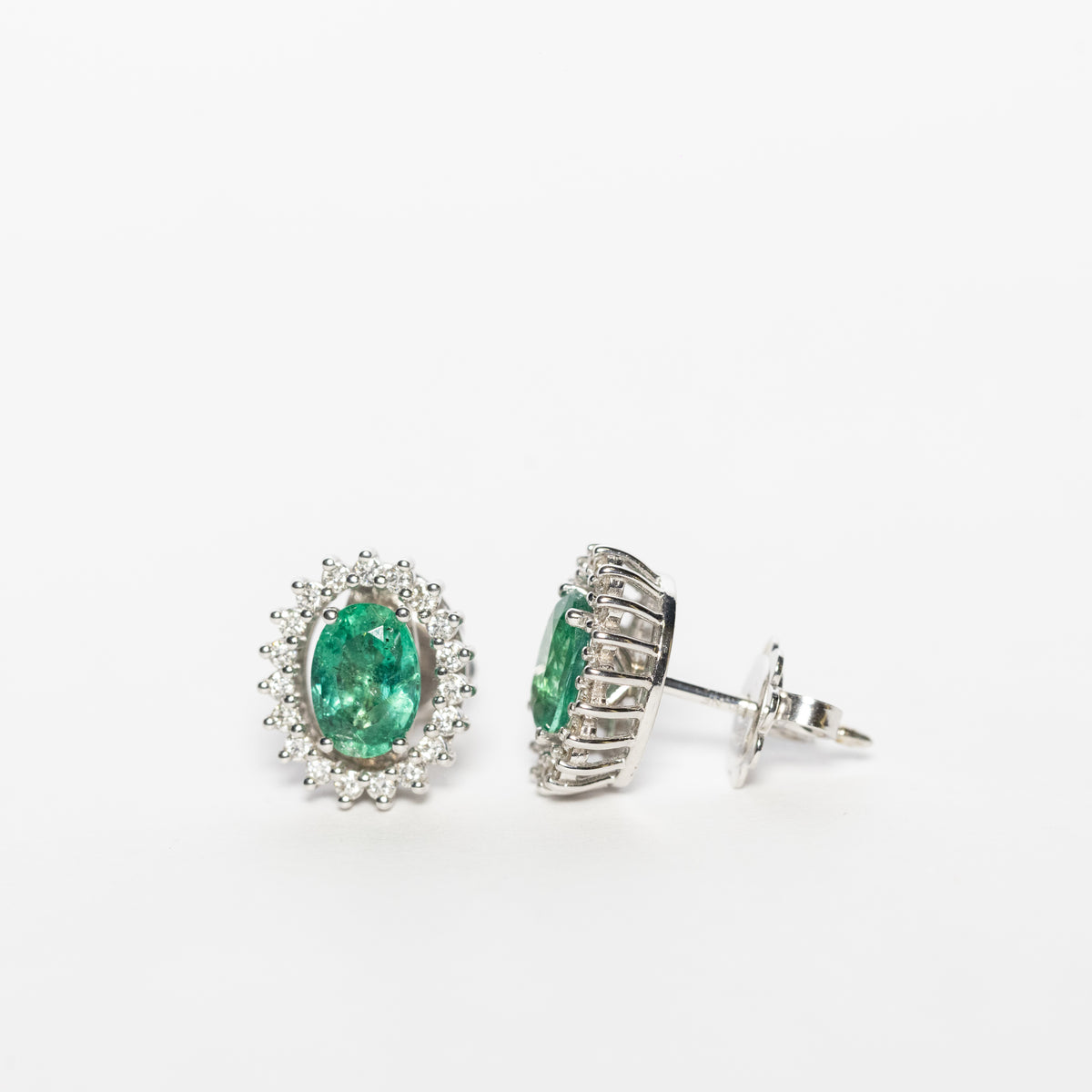18K White Gold Earrings With Emeralds And Diamonds