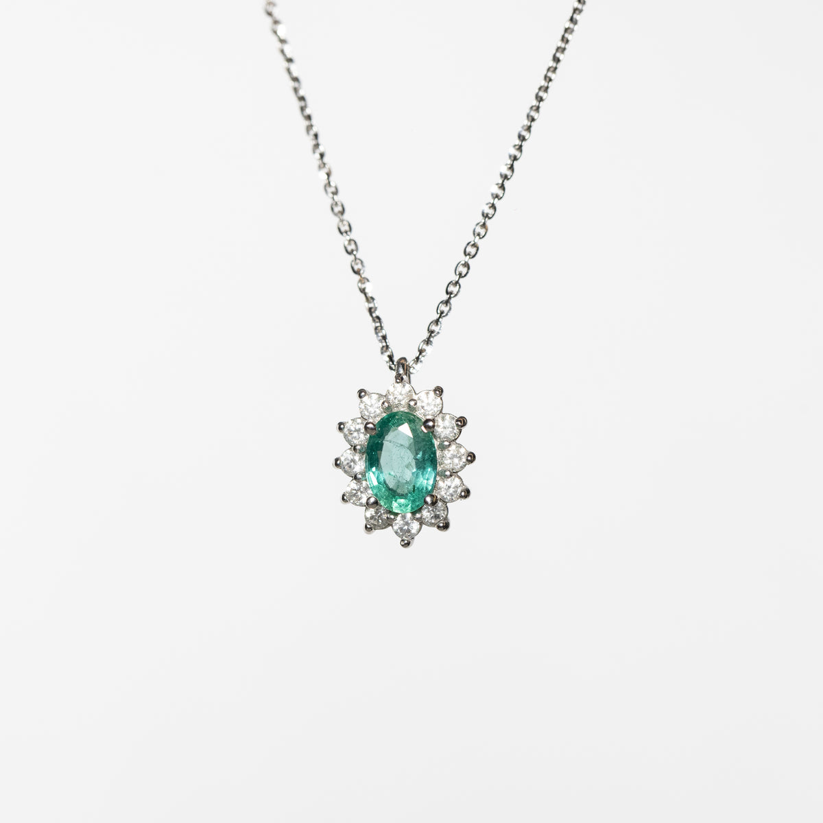 18K White Gold Necklace With Emerald And Diamonds 