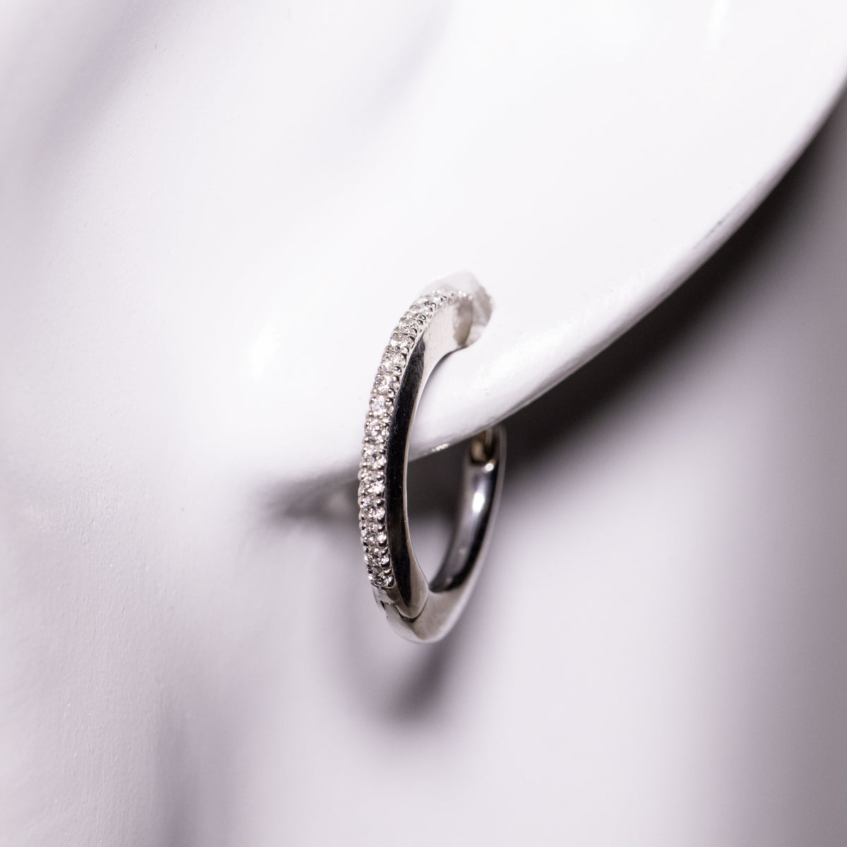 Orecchini a Boccola In Oro Bianco 18 Kt  E Diamanti