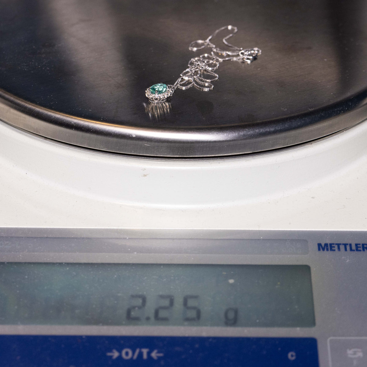 Collana in Oro Bianco 18 KT con Ciondolo con Smeraldo e Diamanti Rotondo Brillanti