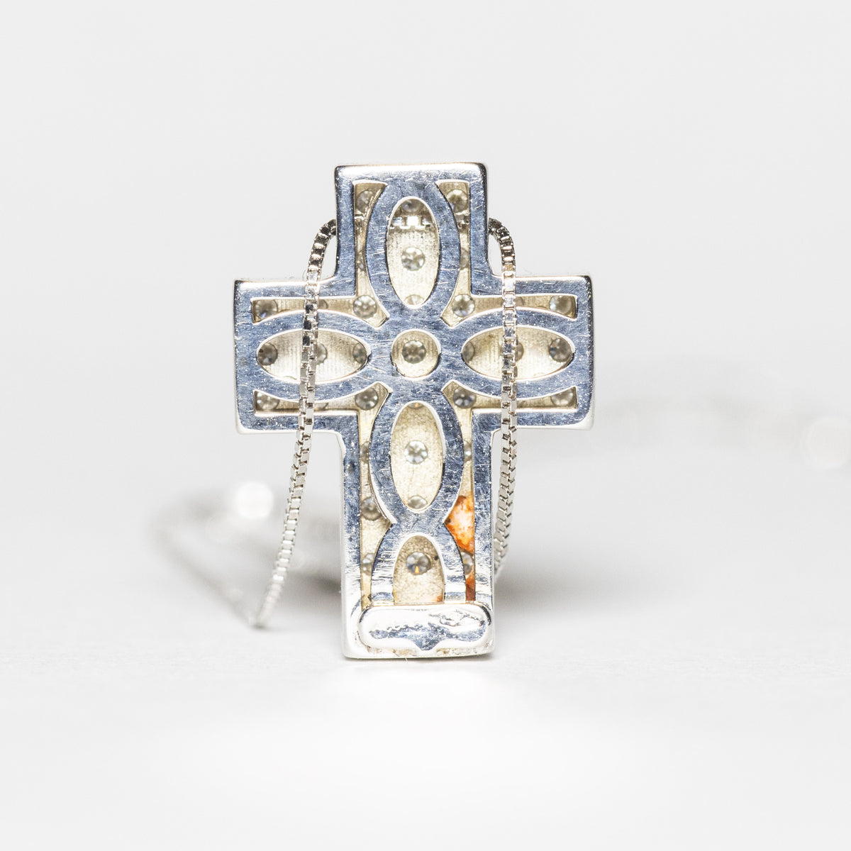 Collana con Croce in oro Bianco 18KT con diamanti rotondo brillanti