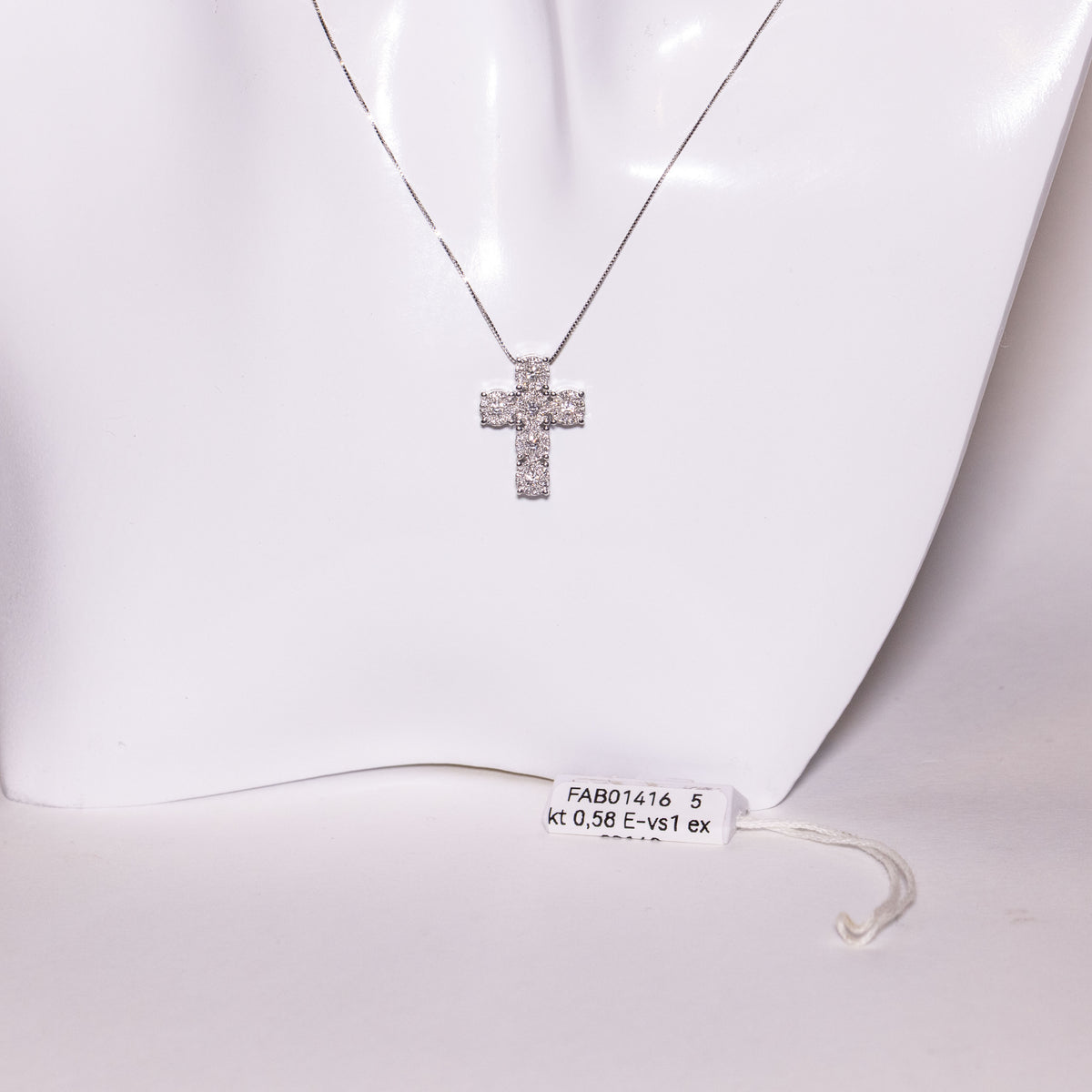 Collana con Croce in oro Bianco 18KT con diamanti rotondo brillanti