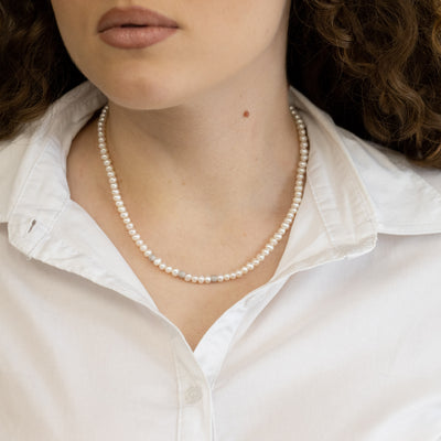 Collana Filo di perle in oro bianco 18 kt