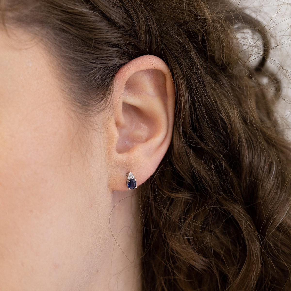 Orecchini In Oro Bianco 18 Kt Con Zaffiri E Diamanti