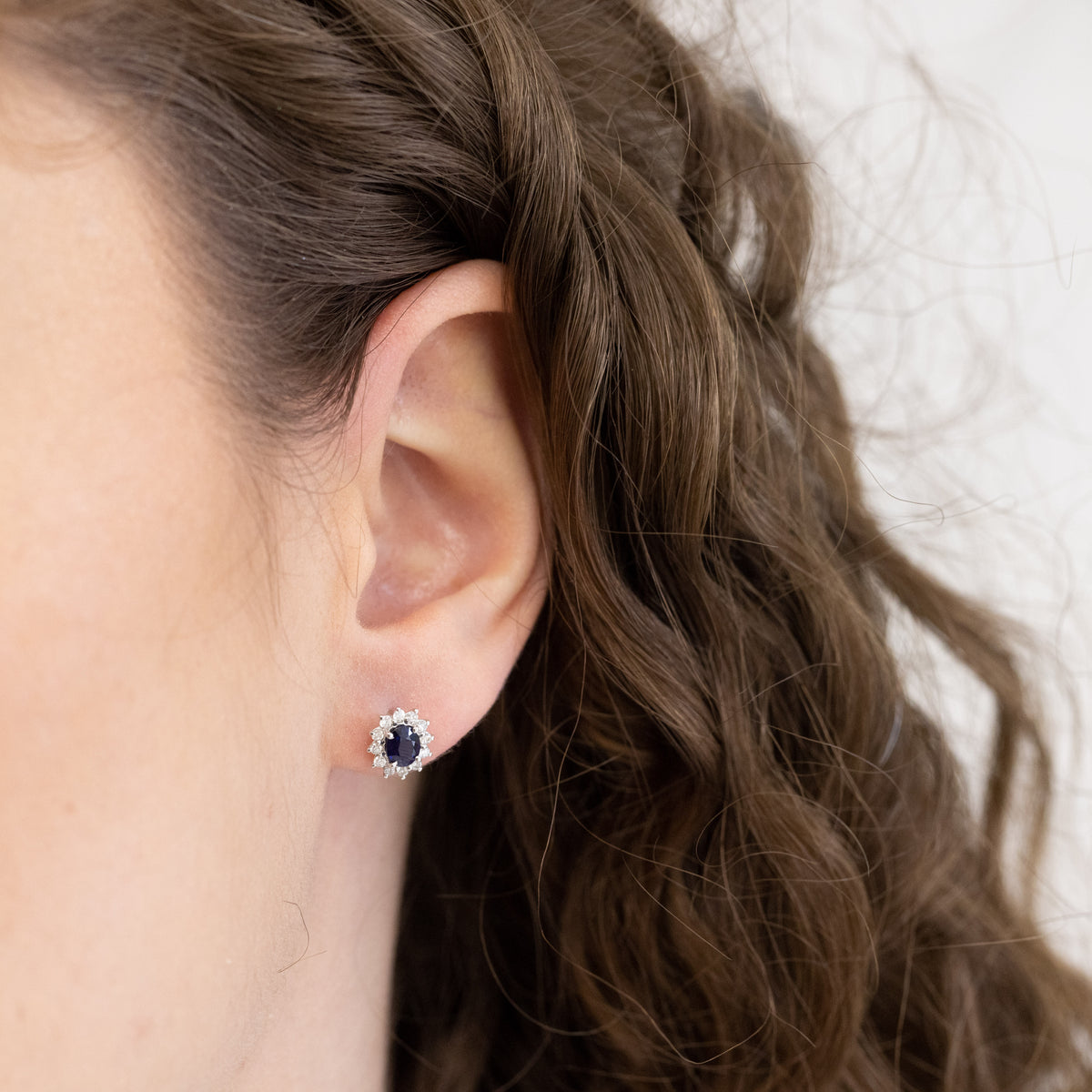 18K White Gold Earrings With Sapphires And Diamonds