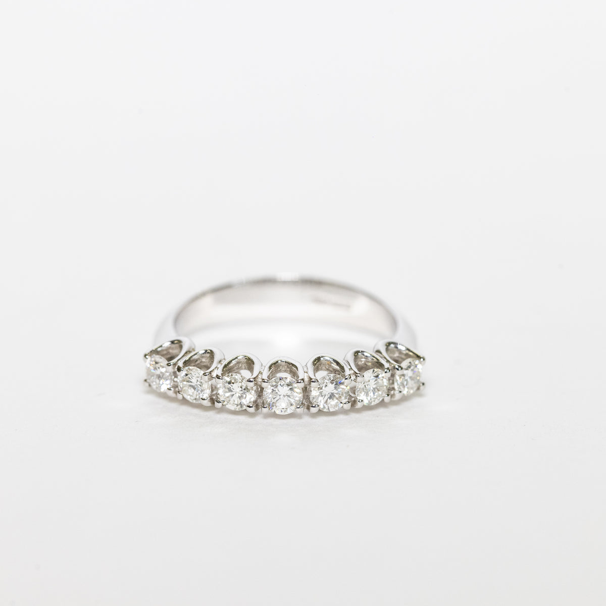 Anello Veretta con Diamanti a 7 Pietre da 0,80kt