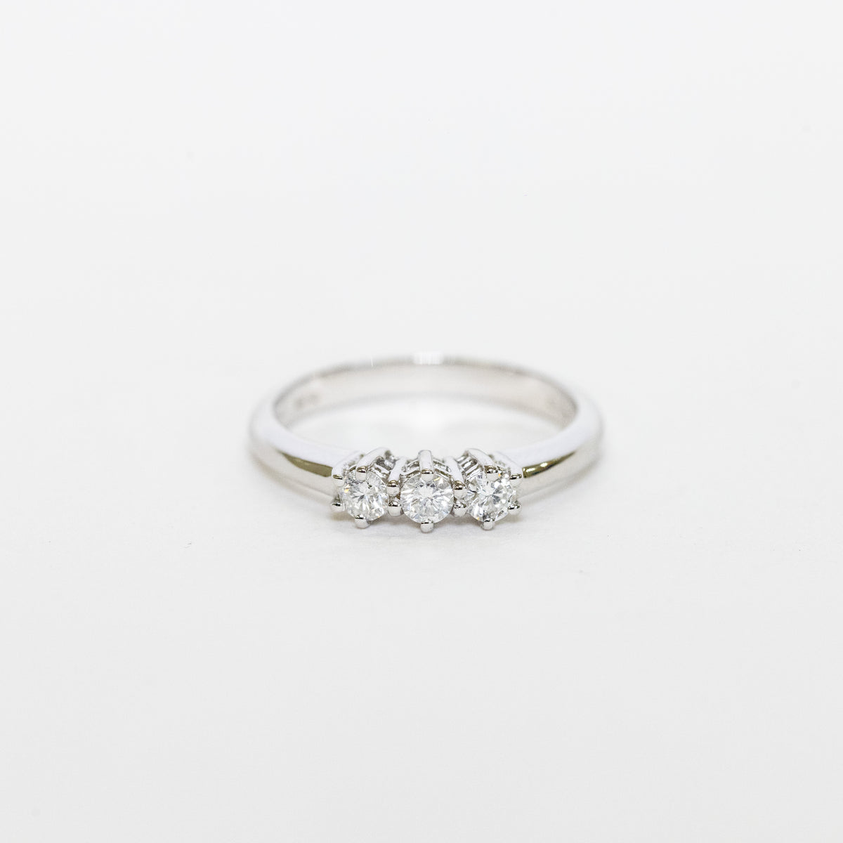 Anello Trilogy In Oro Bianco 18 Kt E Diamanti