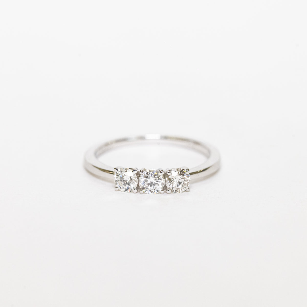 Anello Trilogy In Oro Bianco 18 Kt E Diamanti