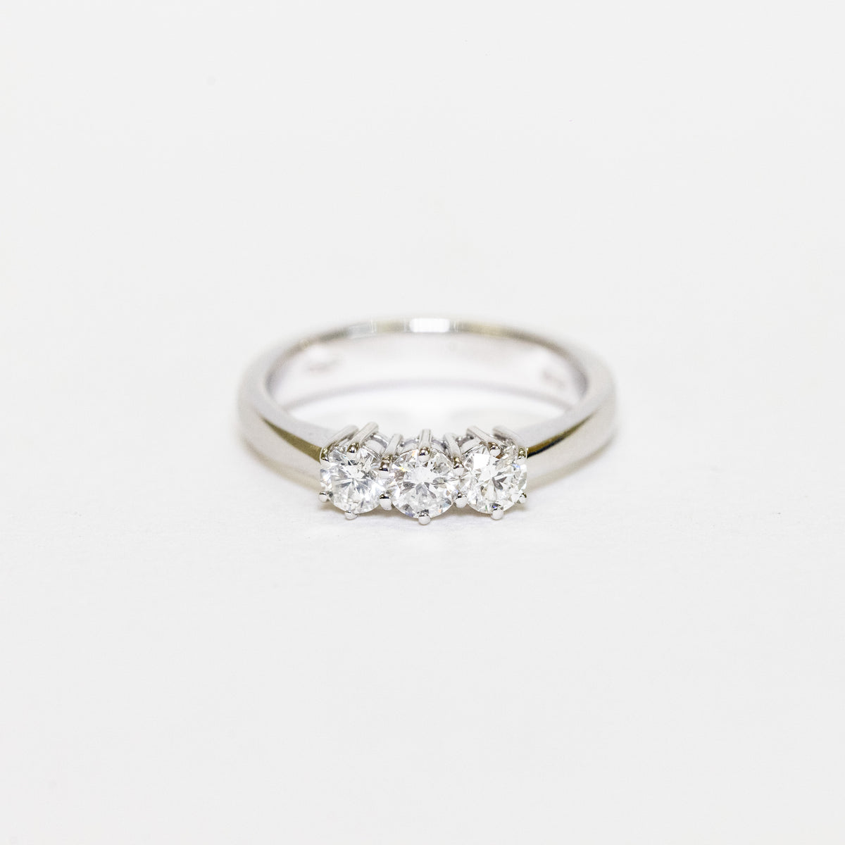 Anello Trilogy In Oro Bianco 18 Kt E Diamanti