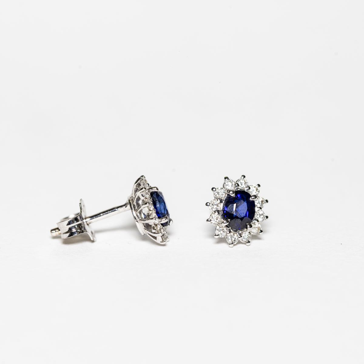 18K White Gold Earrings With Sapphires And Diamonds