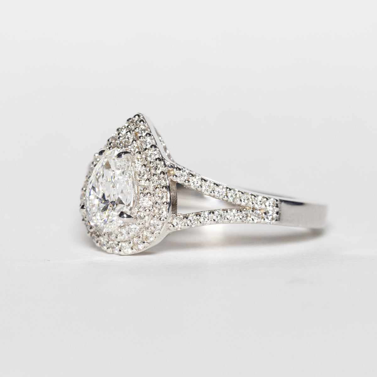 18KT White Gold Sea Drop Ring with Round Brilliant Diamonds