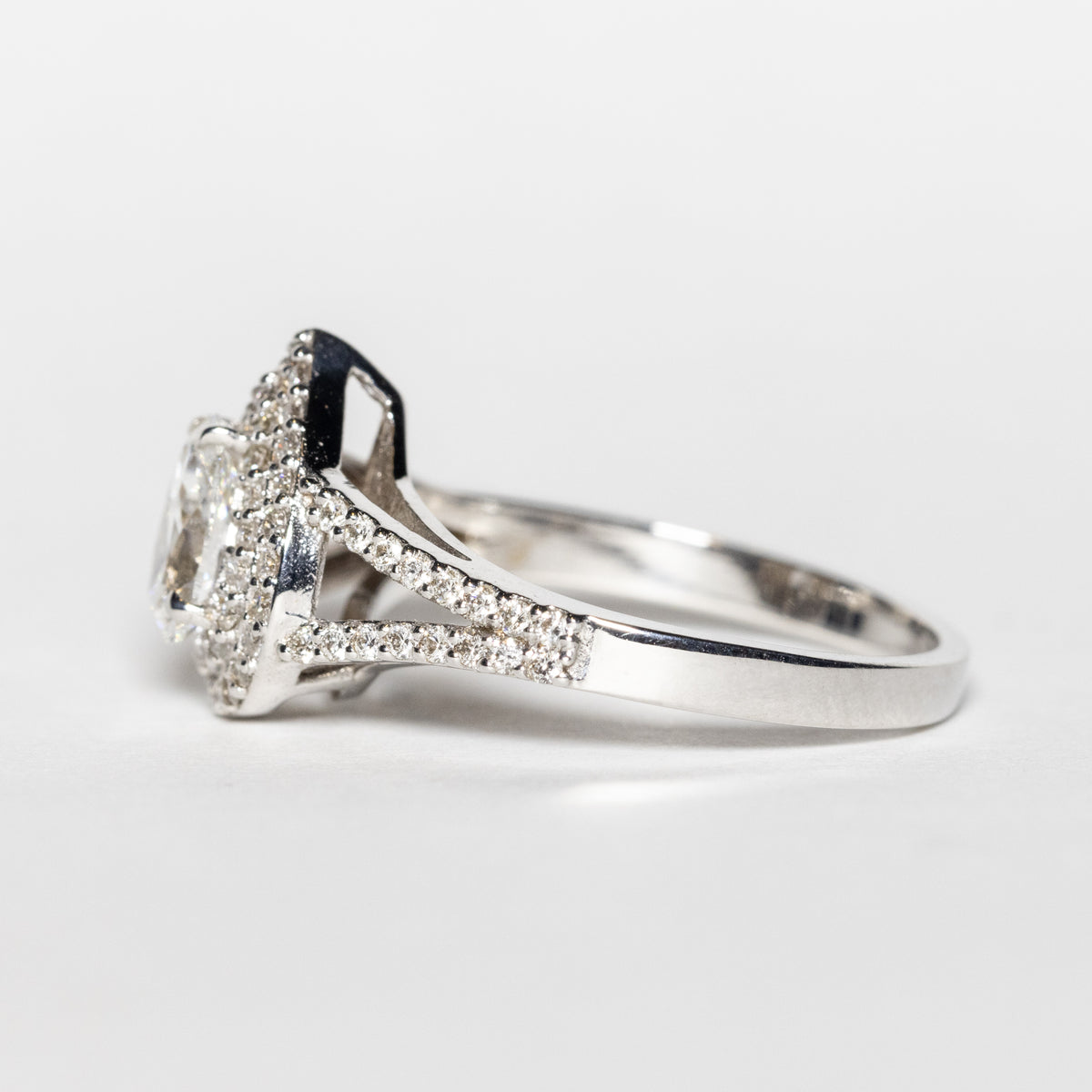 18KT White Gold Sea Drop Ring with Round Brilliant Diamonds