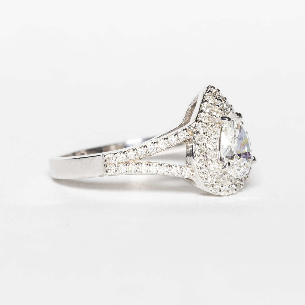 18KT White Gold Sea Drop Ring with Round Brilliant Diamonds