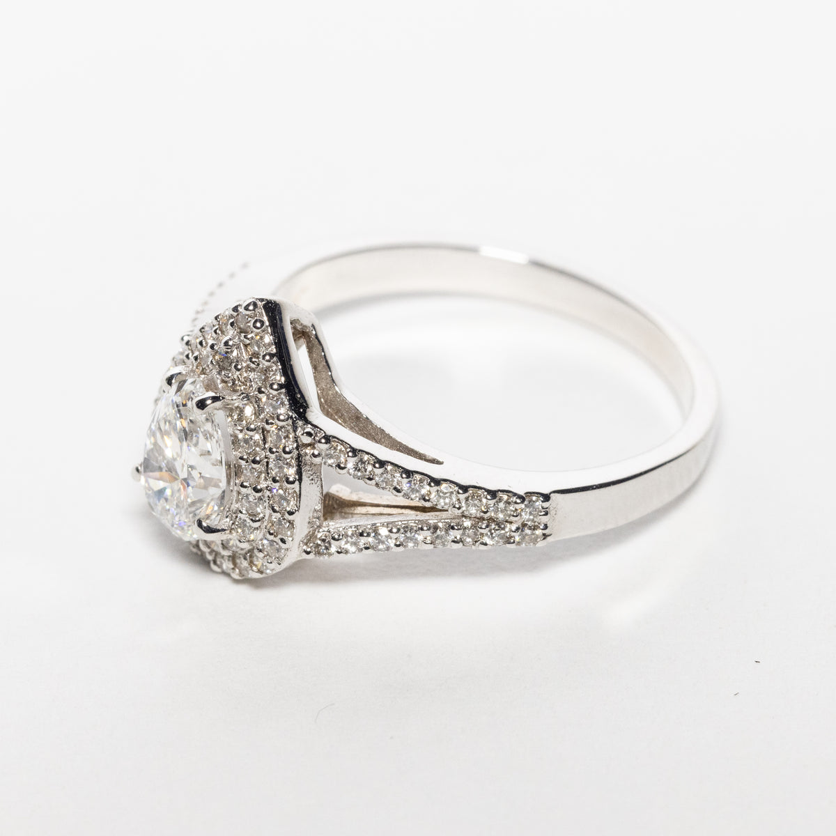 18KT White Gold Sea Drop Ring with Round Brilliant Diamonds
