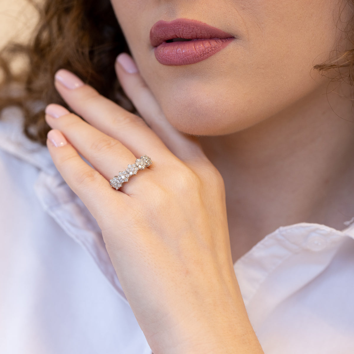 18K White Gold Veretta Ring with Diamond Pave in the Shape of Flowers