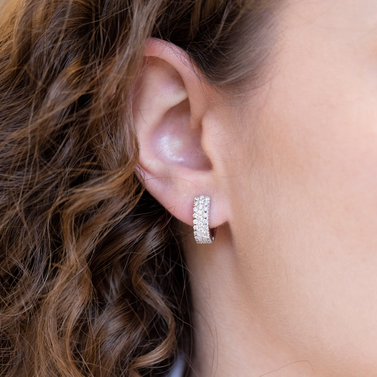 18kt White Gold Stud Earrings with Diamonds