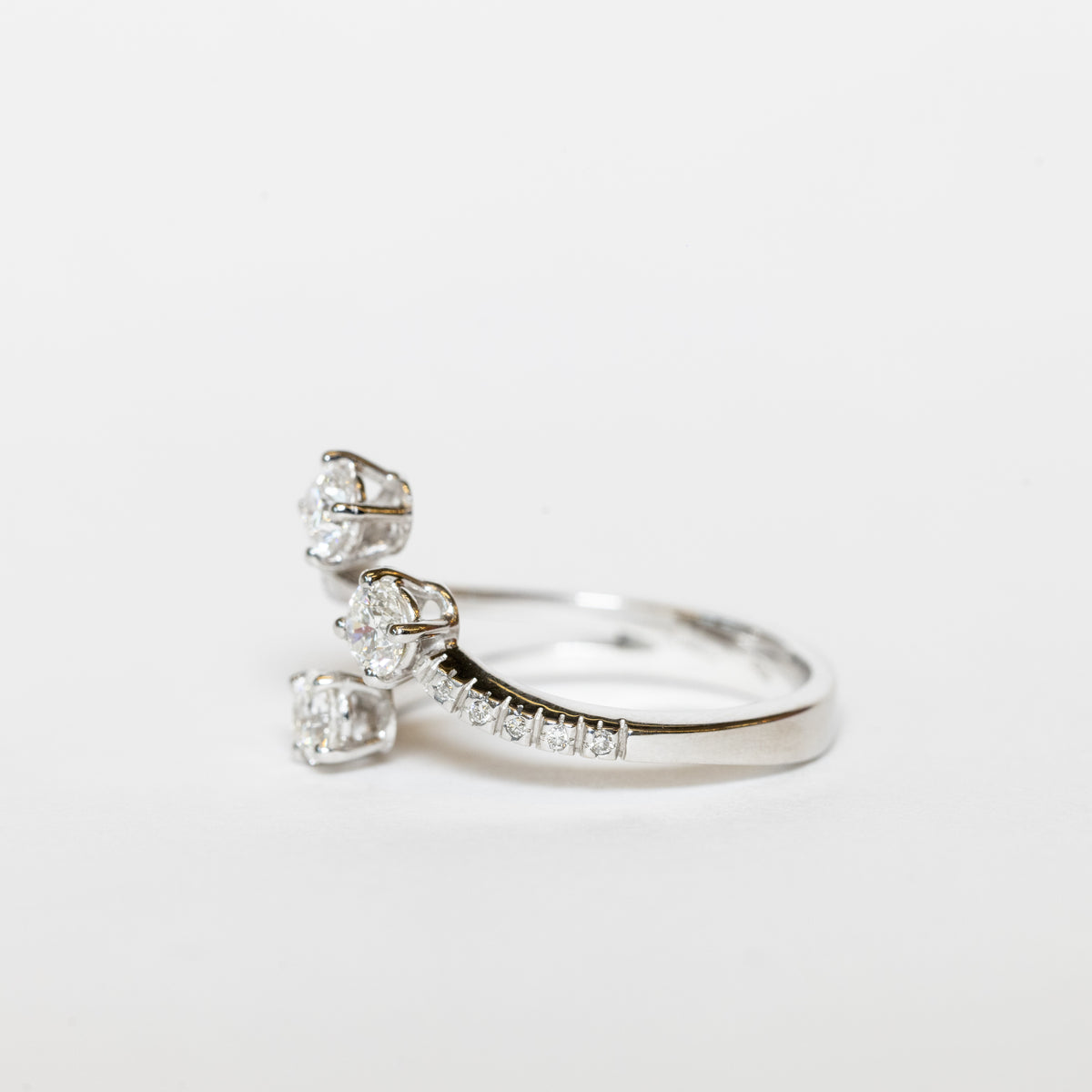 18K White Gold and Diamonds Fantasy Trilogy Ring