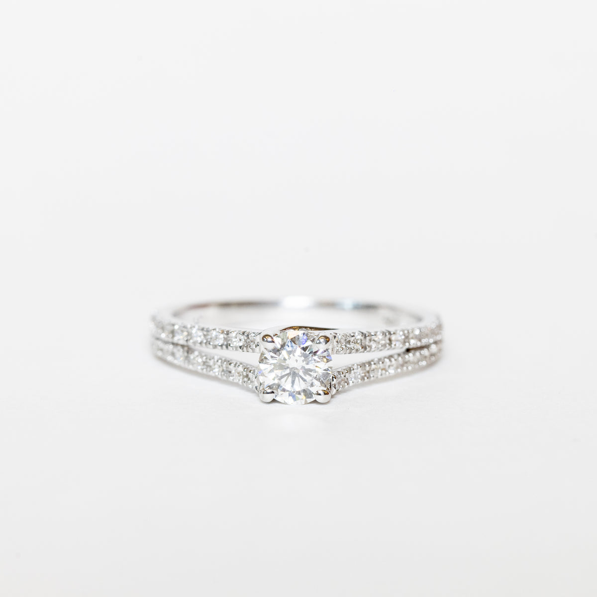 Grace Solitaire Ring With Split Setting In 18kt White Gold And Diamonds